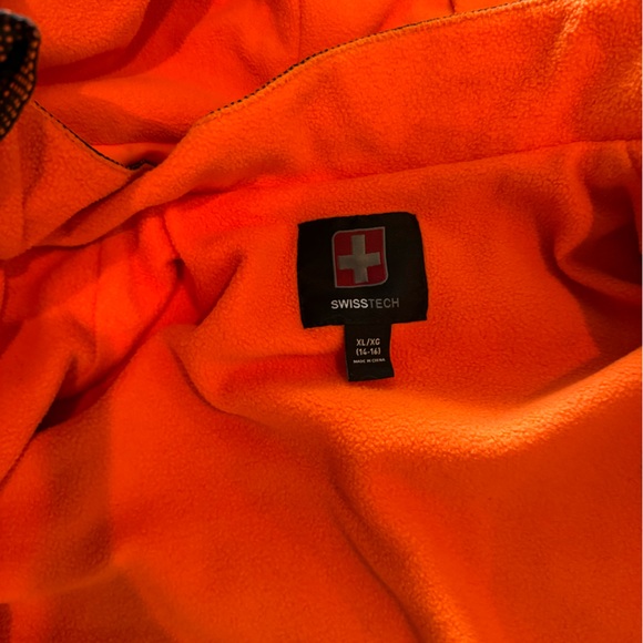 Warm Swiss tech coat with removable inner jacket. - Picture 2 of 3